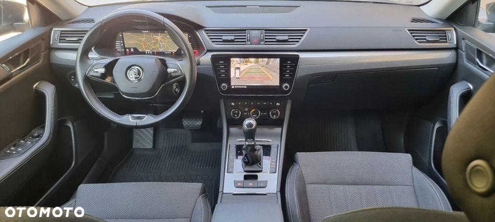 Skoda Superb 2.0 TDI SCR Style DSG - 4