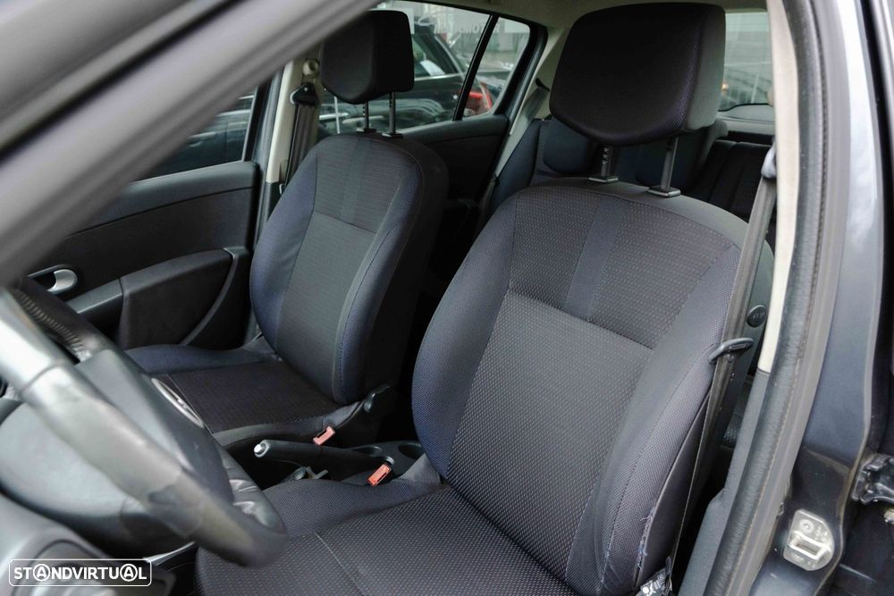 Renault Clio 1.2 16V Dynamique - 11