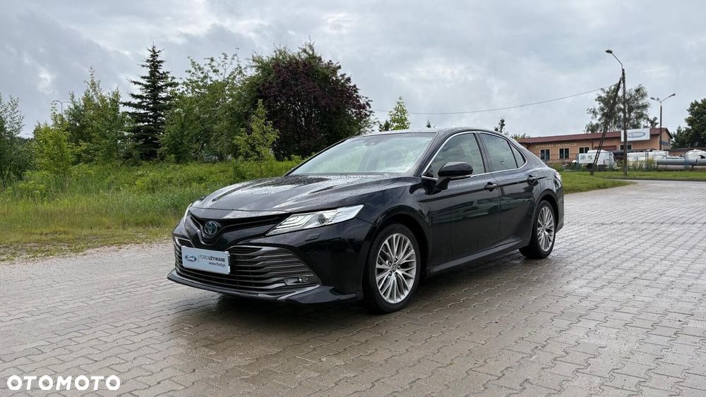 Toyota Camry - 1
