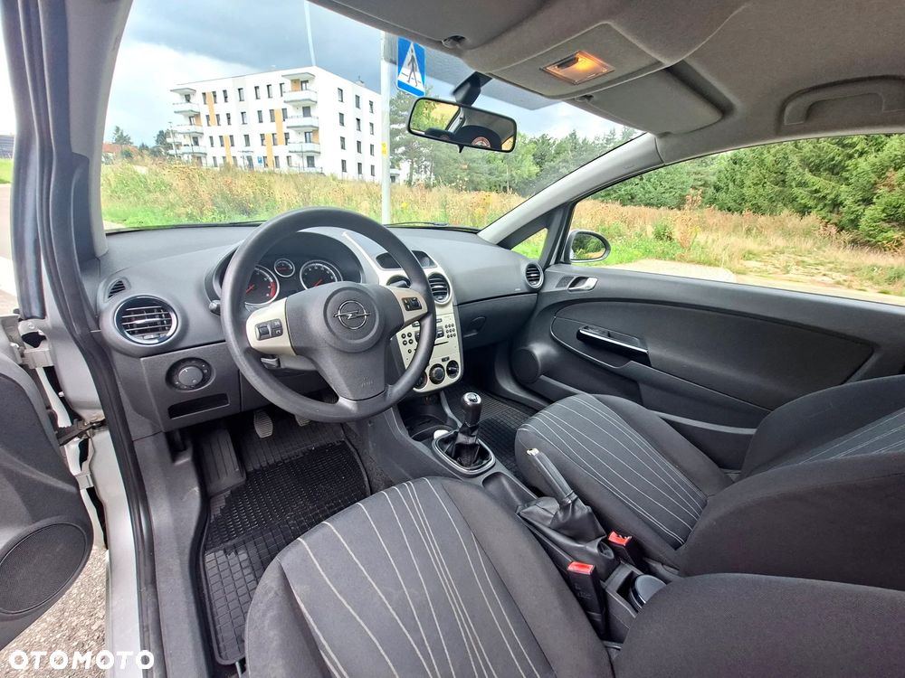 Opel Corsa 1.2 16V - 12