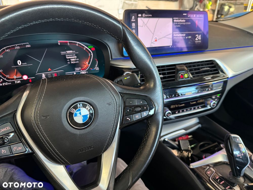 BMW Seria 5 518d - 6