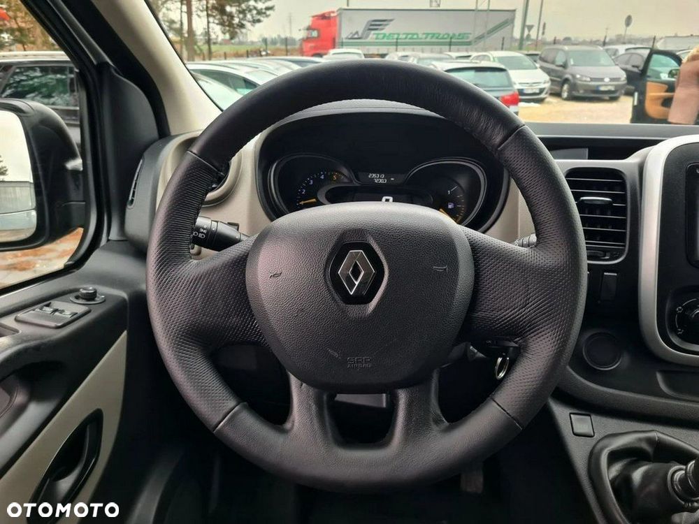 Renault Trafic - 14
