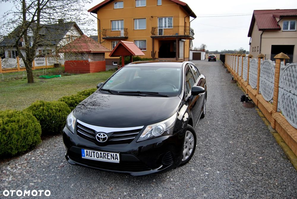 Toyota Avensis 1.6 Sol - 14