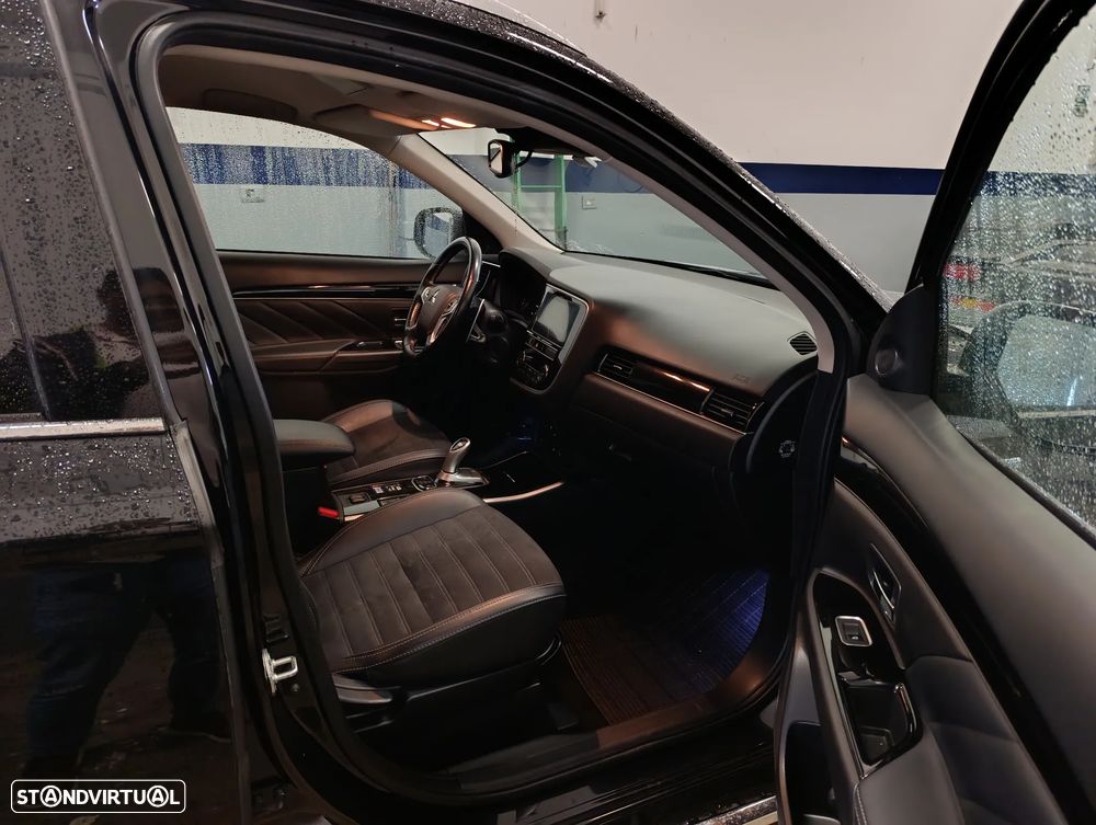 Mitsubishi Outlander - 7