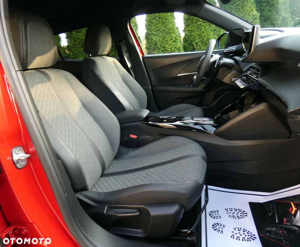 Peugeot 2008 1.2 PureTech Allure S&S EAT8 - 38