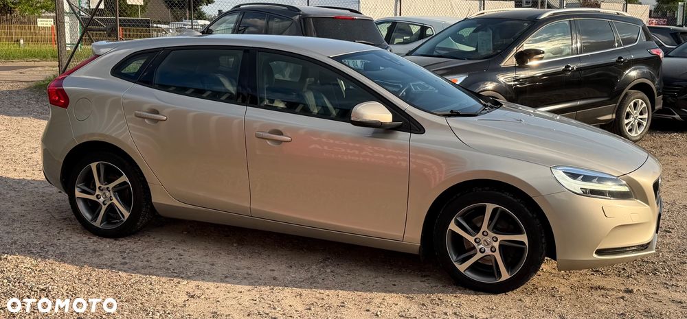 Volvo V40 D3 Momentum - 27