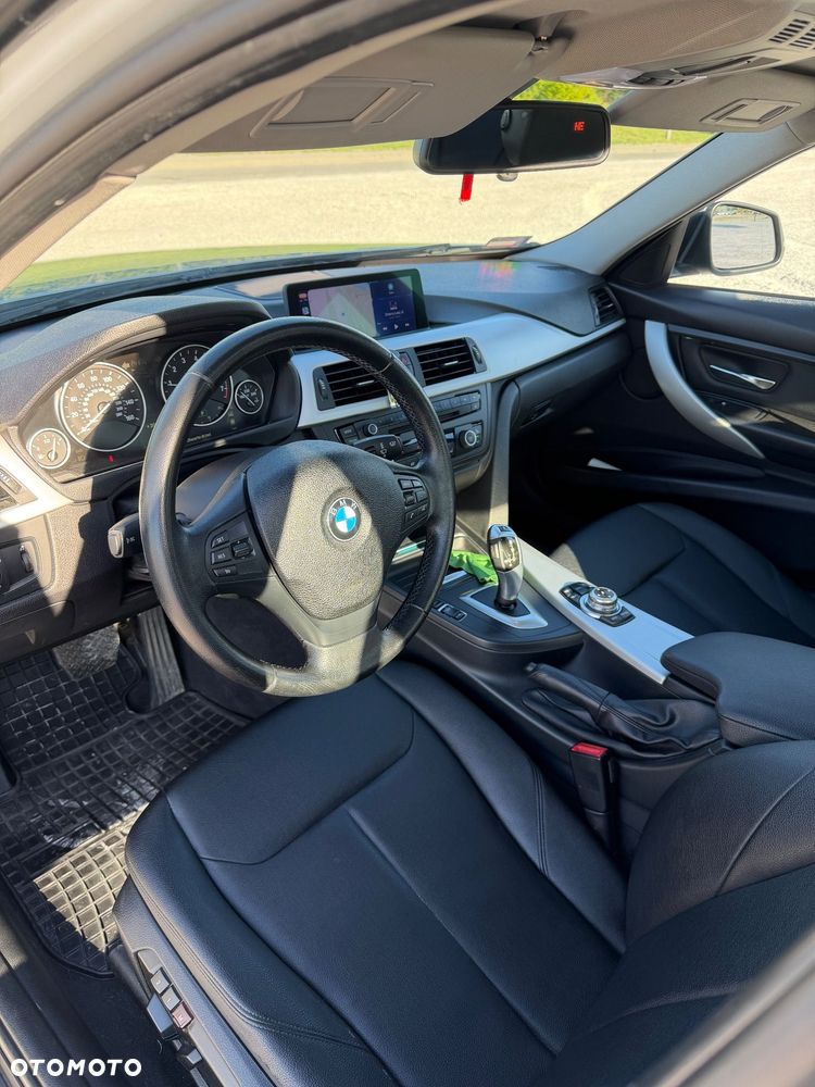 BMW Seria 3 328i xDrive - 4