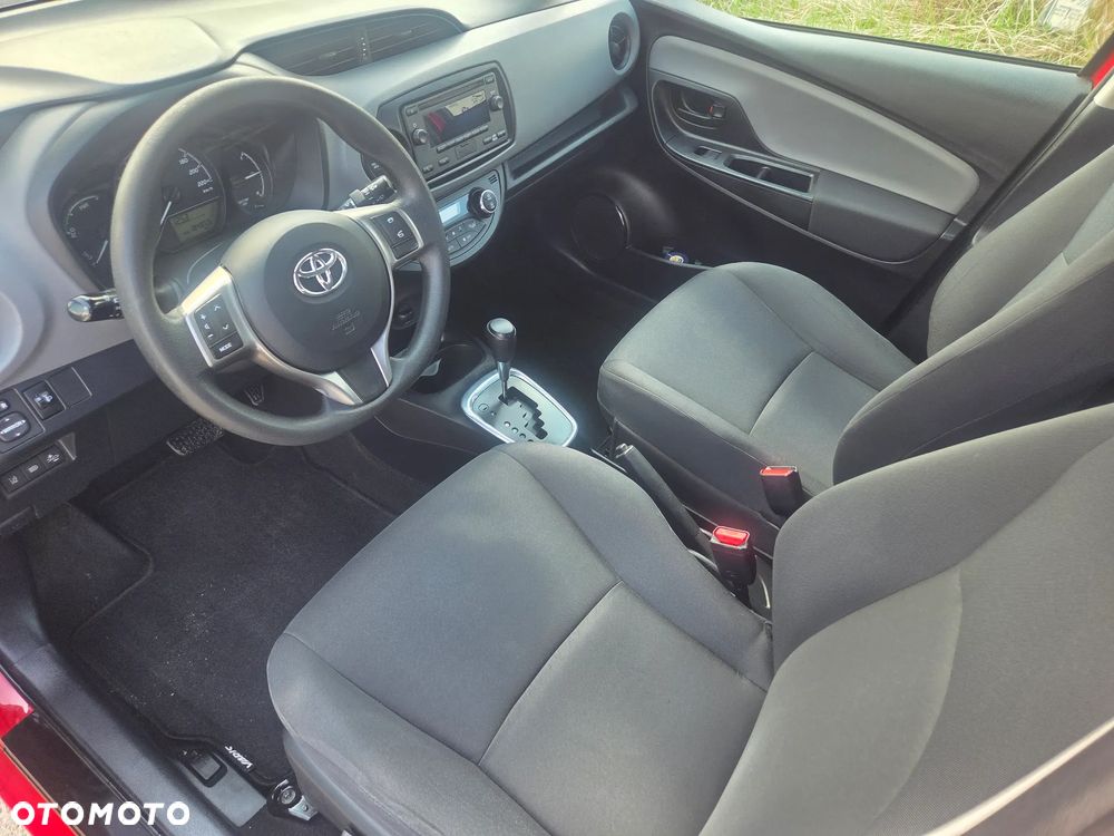 Toyota Yaris Hybrid 100 Dynamic EU6 - 13