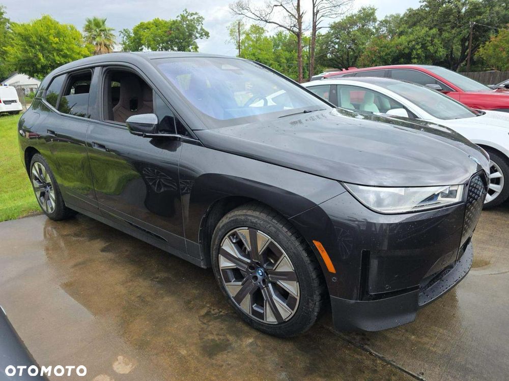 BMW iX - 5