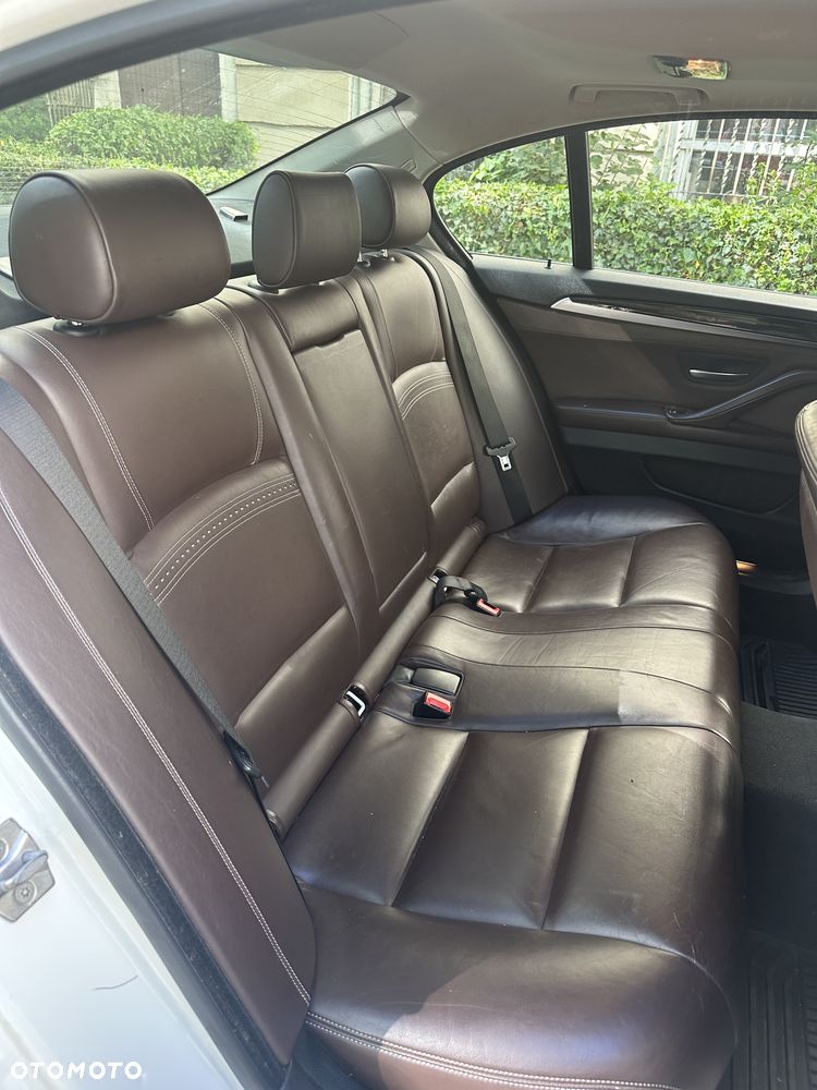 BMW Seria 5 518d Luxury Line - 10