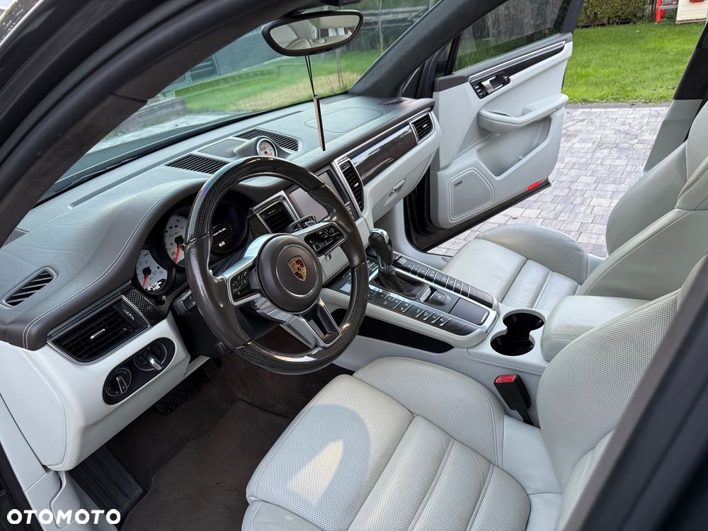 Porsche Macan Turbo PDK - 15