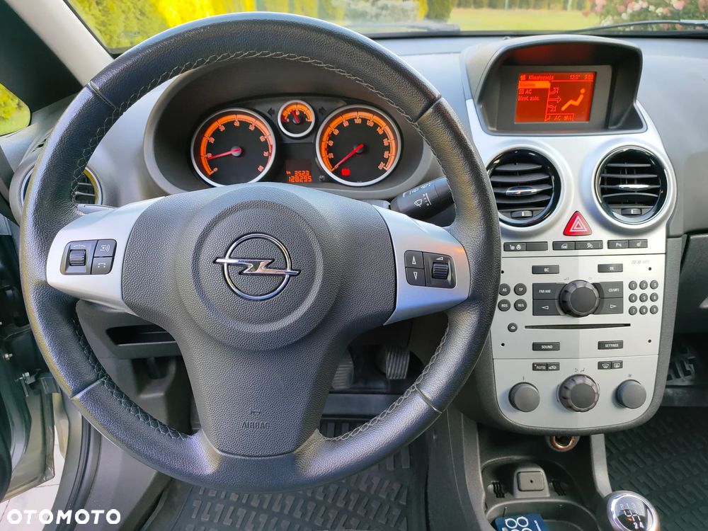Opel Corsa 1.4 16V Satellite - 11