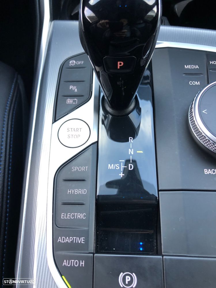 BMW 320 e Pack Desportivo M Auto - 32