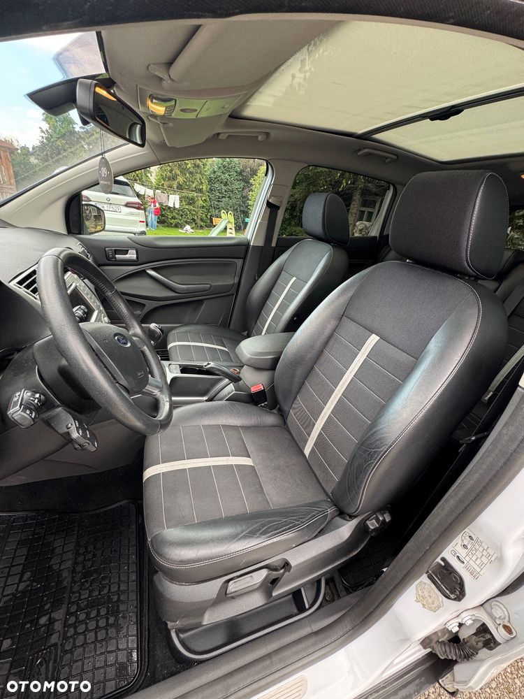 Ford Kuga 2.0 TDCi FWD Titanium - 13