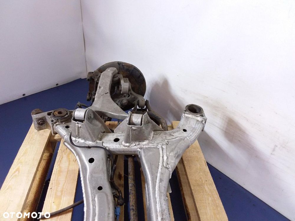 NISSAN MAXIMA A34 BELKA ZAWIESZENIA OŚ TYŁ - 2