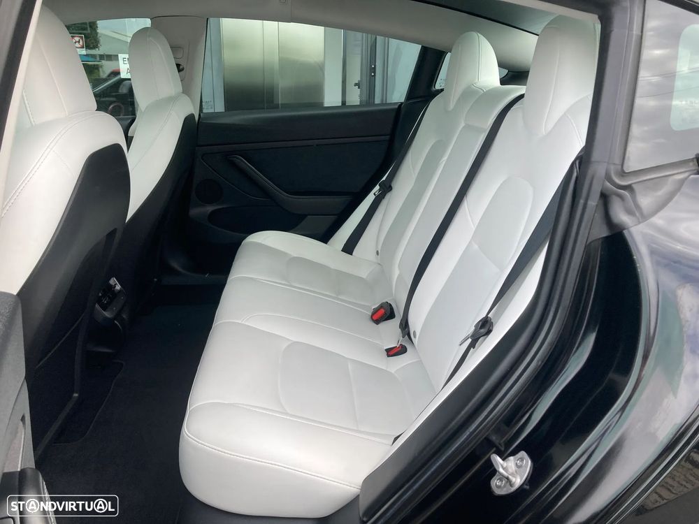 Tesla Model 3 RWD - 30