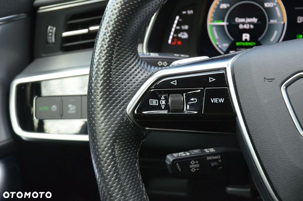 Audi A6 Avant 55 TFSI e quattro S tronic S line - 31