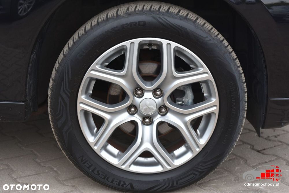 Mitsubishi Outlander - 11