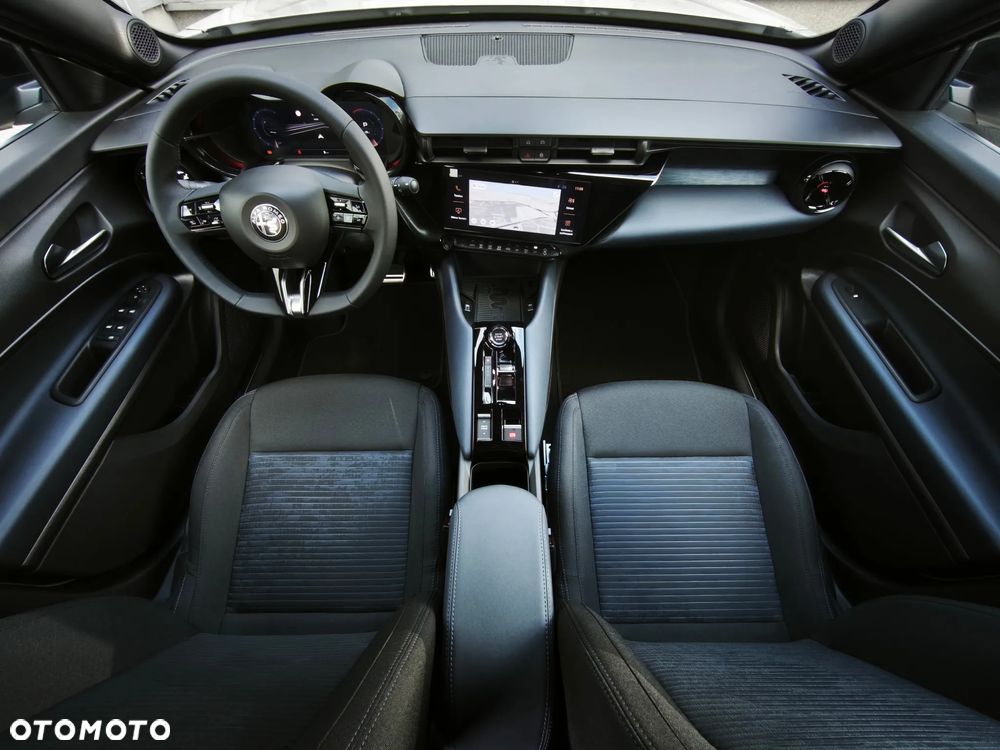 Alfa Romeo Junior 1.2 mHEV Sprint eDCT - 11