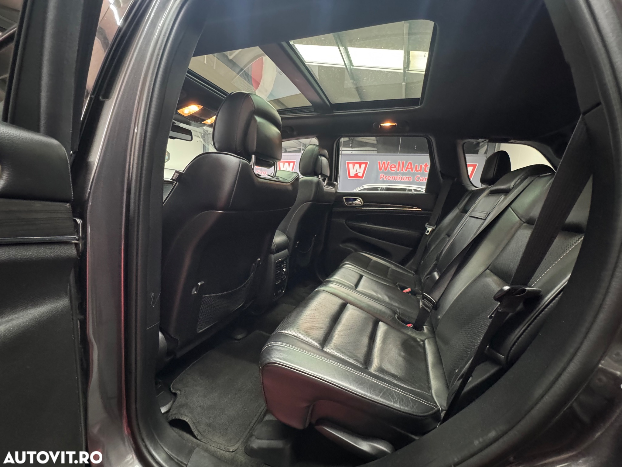 Jeep Grand Cherokee - 13