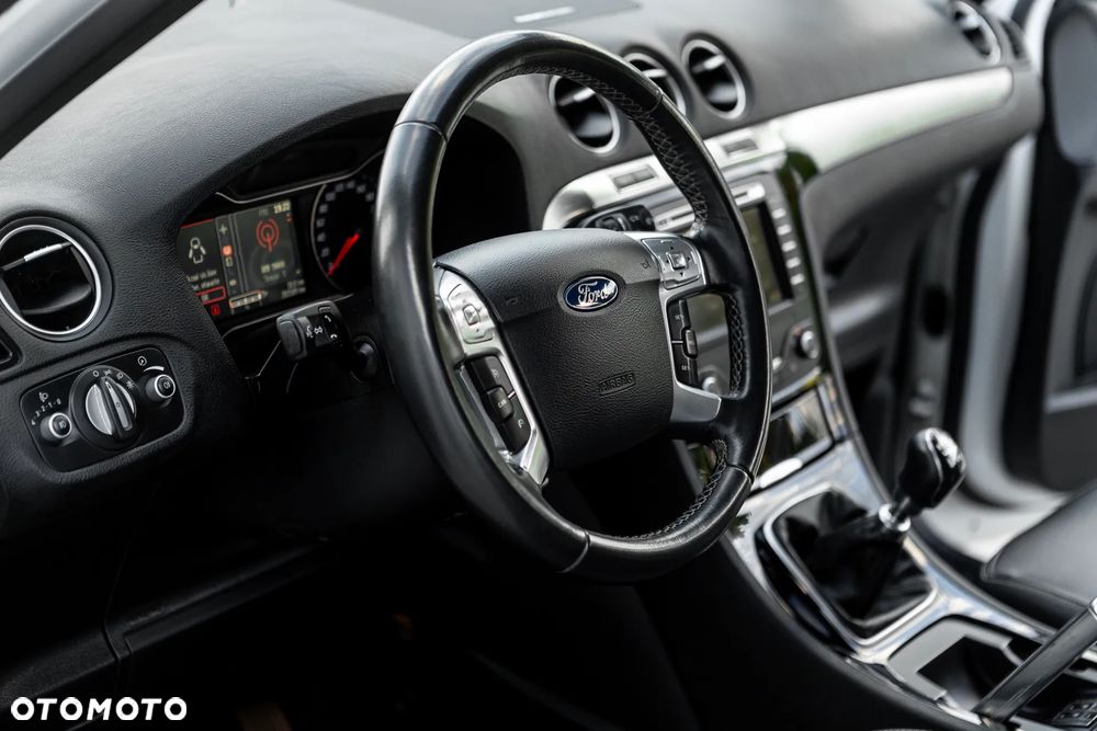 Ford S-Max - 19