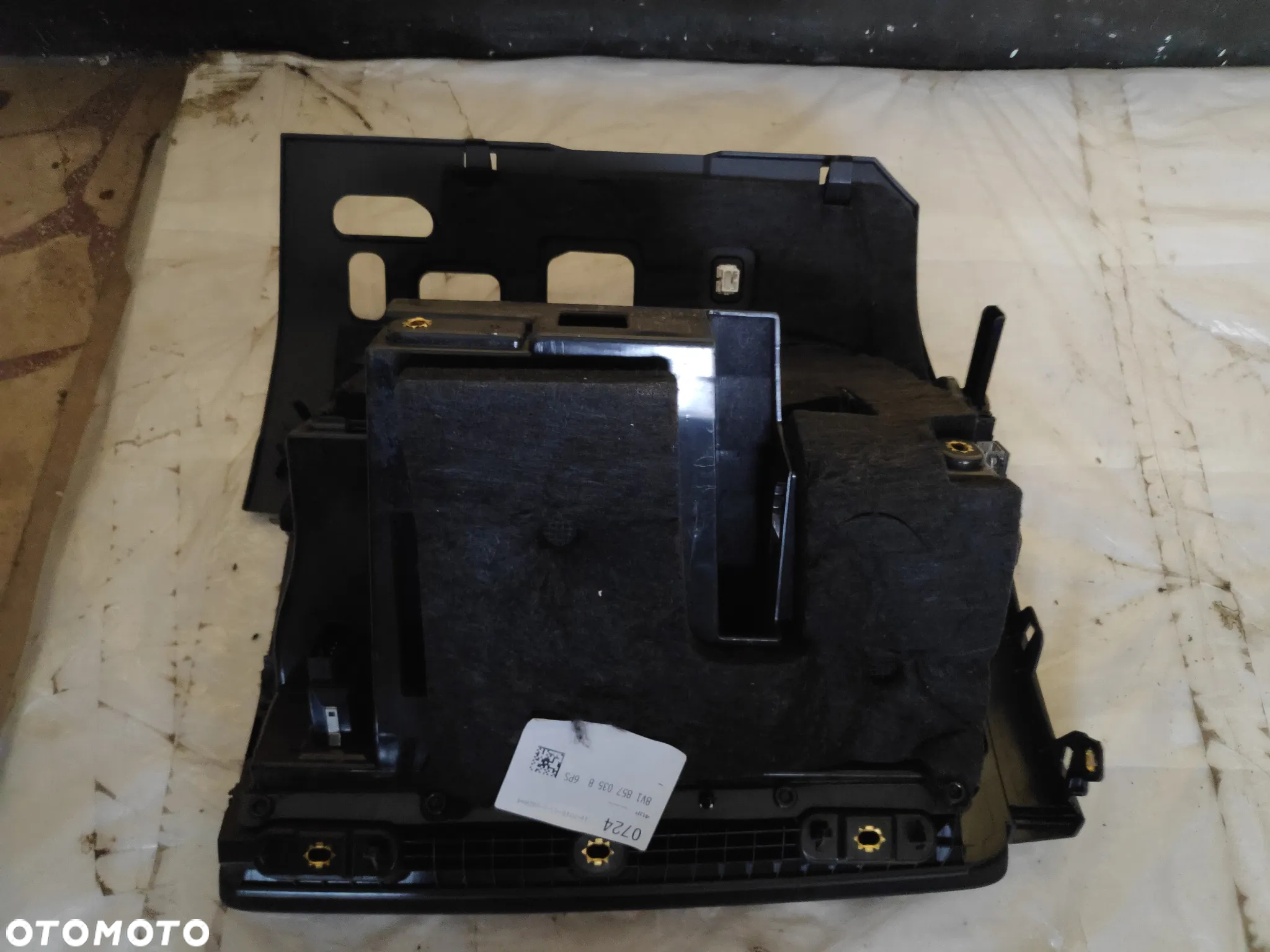 SCHOWEK AUDI A3 8V 8V1857035B - 3