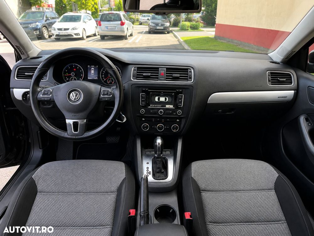 Volkswagen Jetta - 6