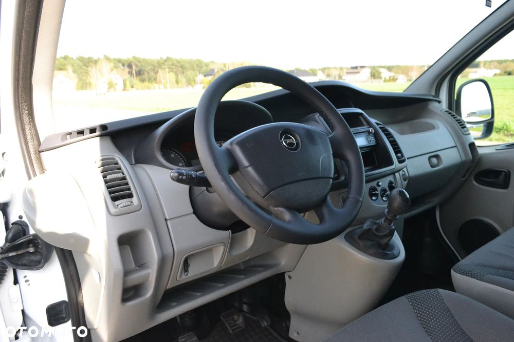 Opel Vivaro - 11