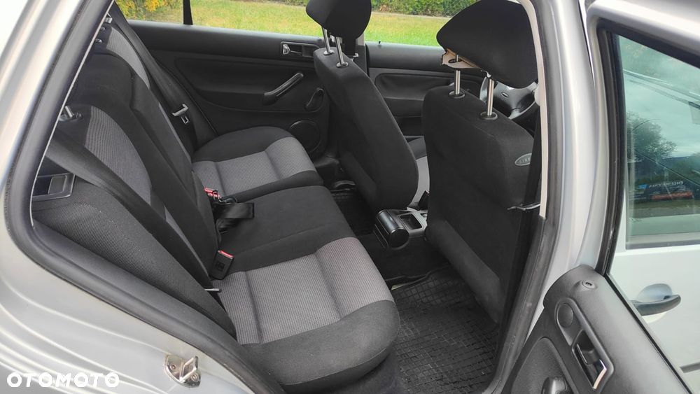 Volkswagen Golf - 22