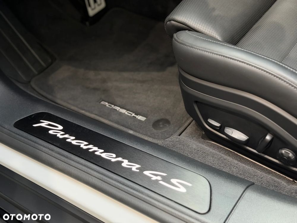 Porsche Panamera - 19