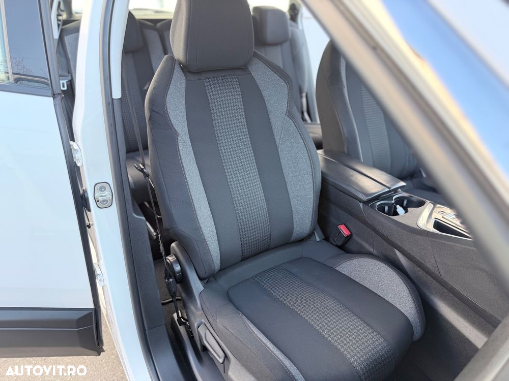 Peugeot 5008 1.5L BlueHDI EAT8 S&S GT - 23