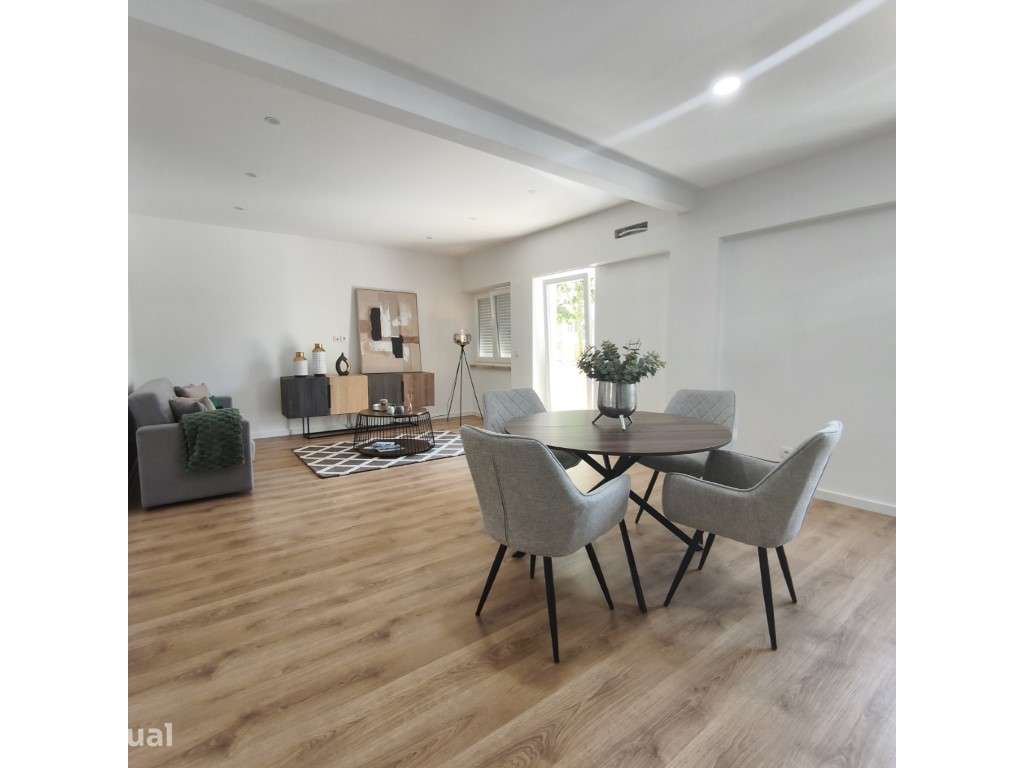 Apartamento T3 Totalmente Remodelado | Varandas | Estacionamento - Grande imagem: 3/31