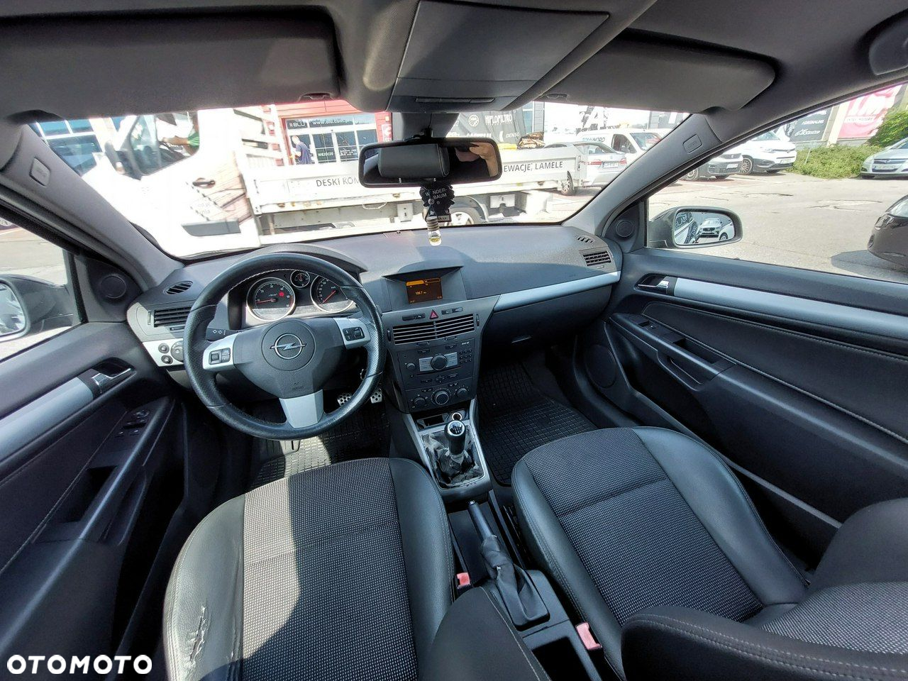 Opel Astra GTC 1.9 CDTI Cosmo - 20