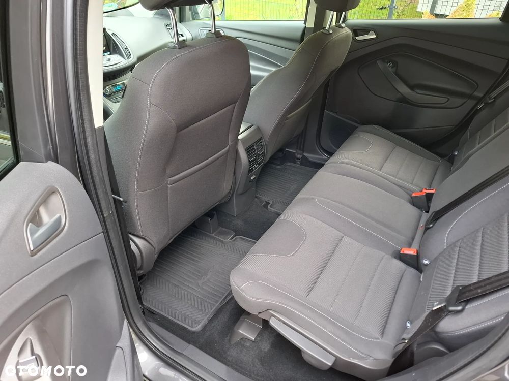 Ford Kuga 2.0 TDCi 2x4 Titanium - 13