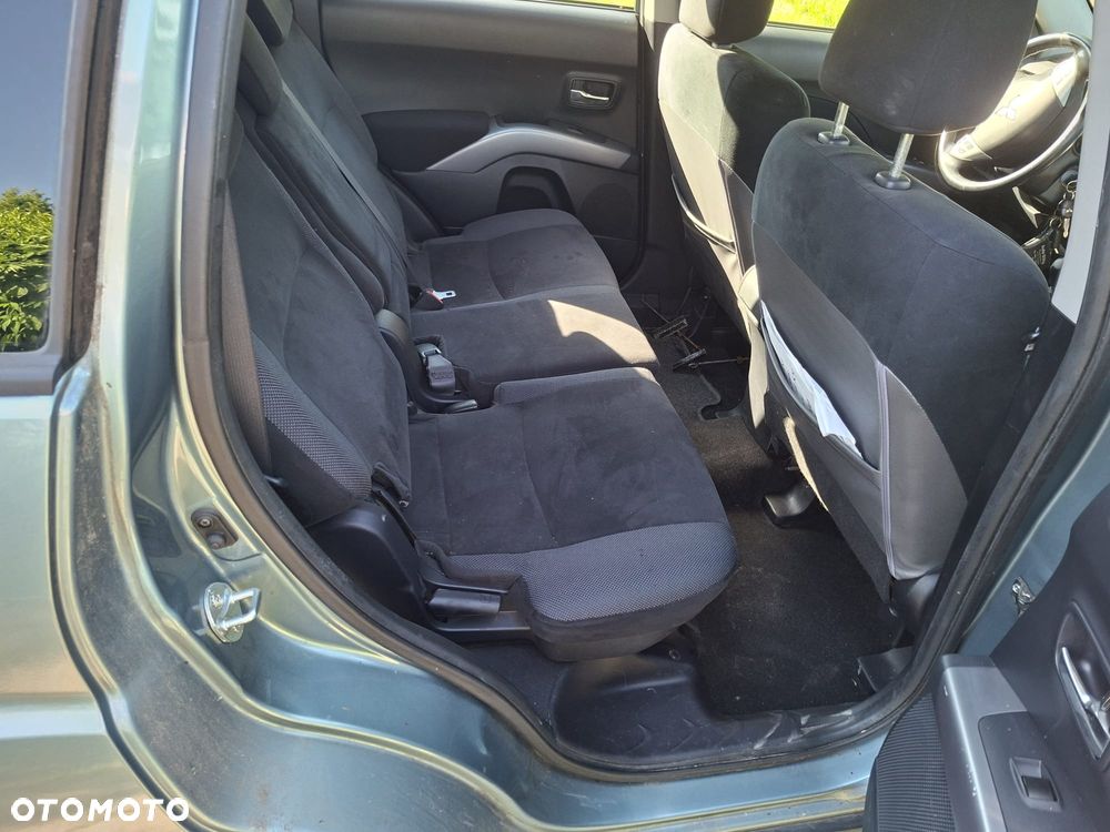 Mitsubishi Outlander 2.0 DI-D 4WD Instyle - 12