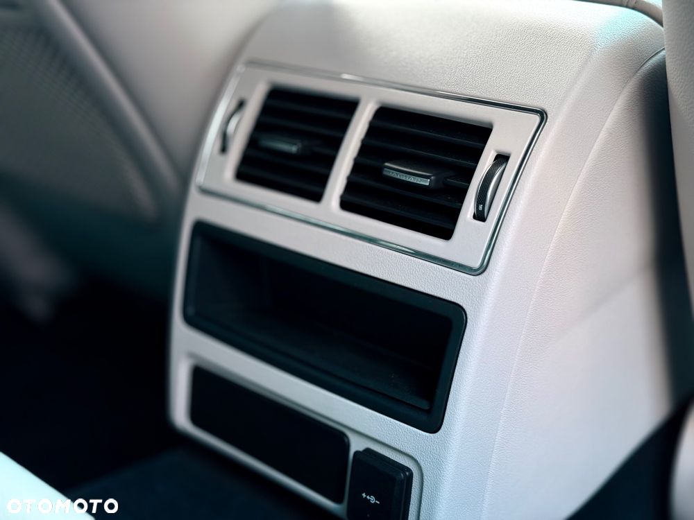 Jaguar XF D200 R-Dynamic SE - 28