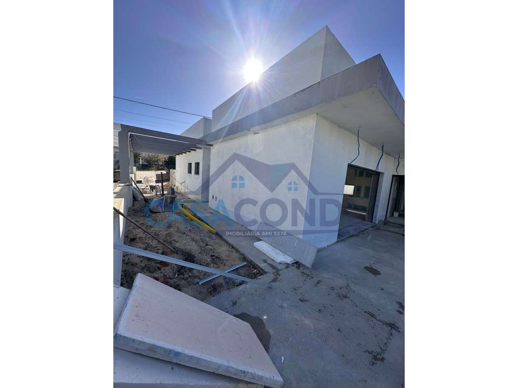 Moradia Isolada V3 +1C/Piscina - Grande imagem: 4/18