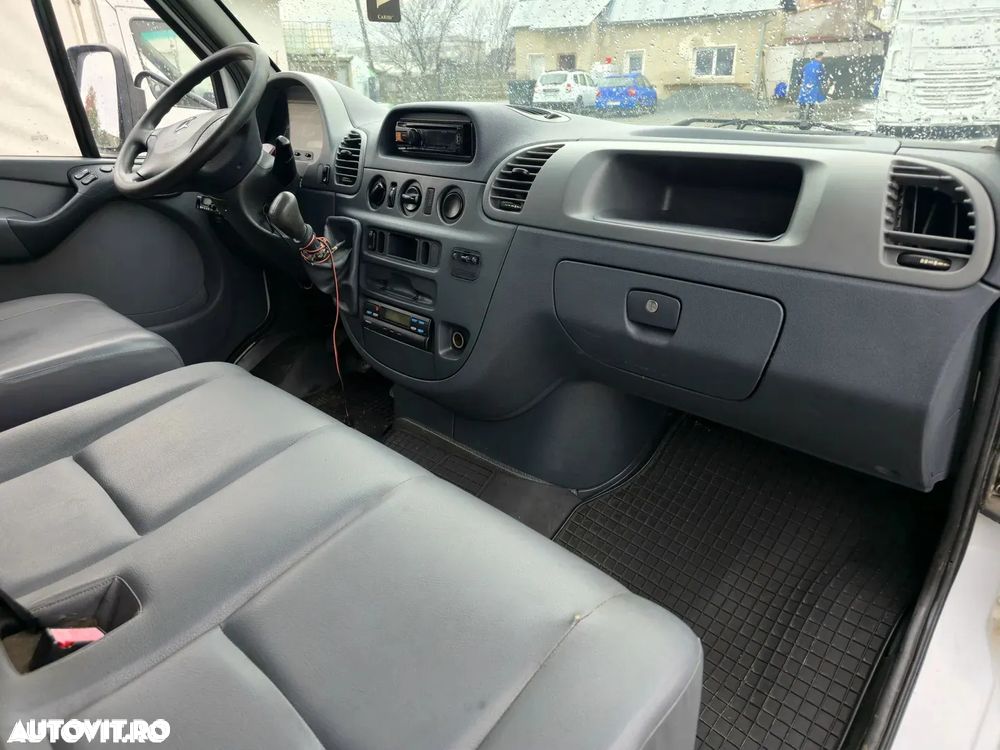 Mercedes-Benz Sprinter - 10