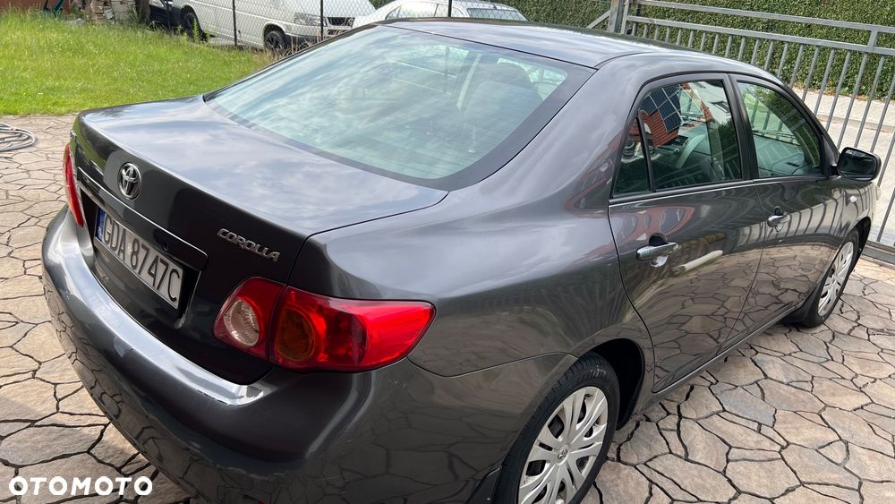 Toyota Corolla - 4