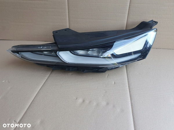 Lampa przednia lewa Hyundai Santa Fe IV DRL LED rok 18-20