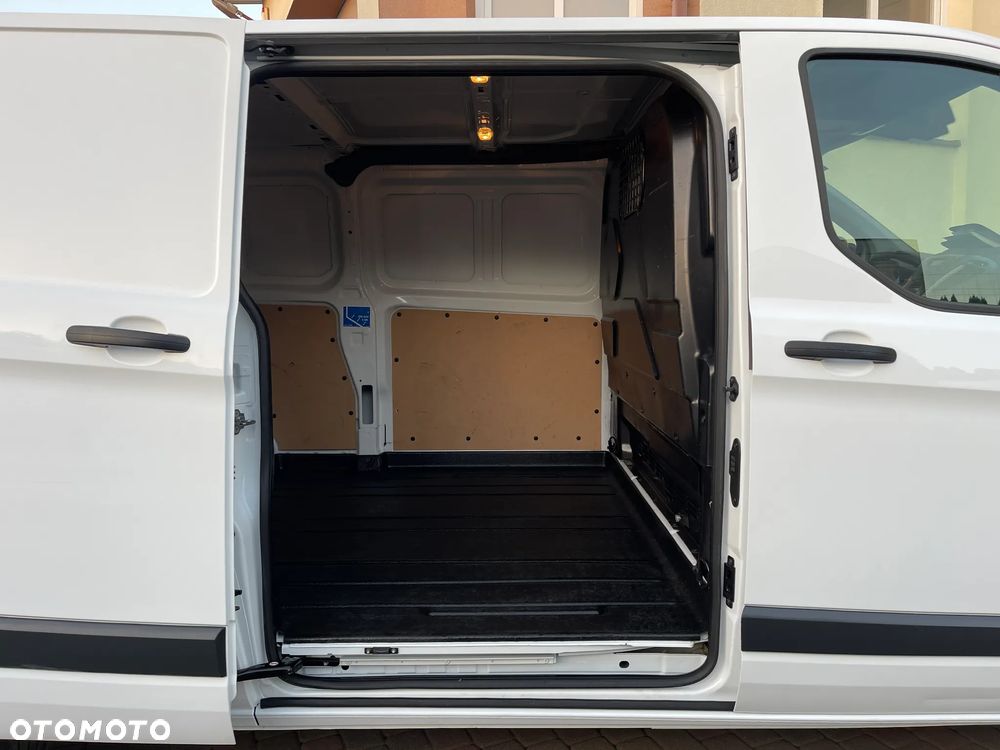 Ford Custom L2H1 - 12