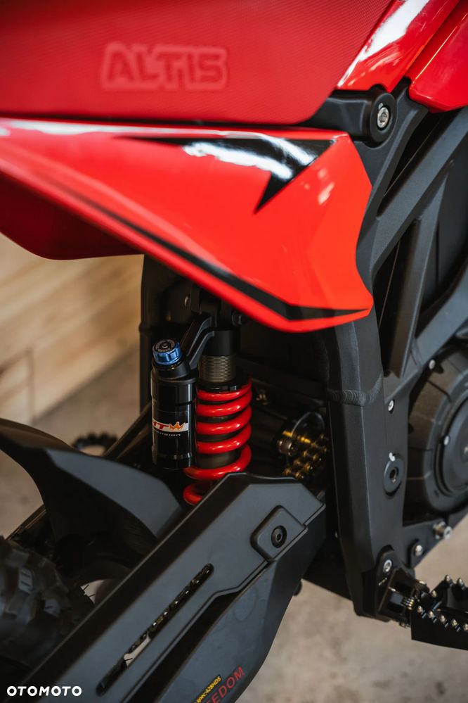 Altis Powersports Sigma - 15