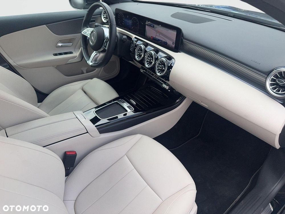 Mercedes-Benz Klasa A 200 Progressive 7G-DCT - 23