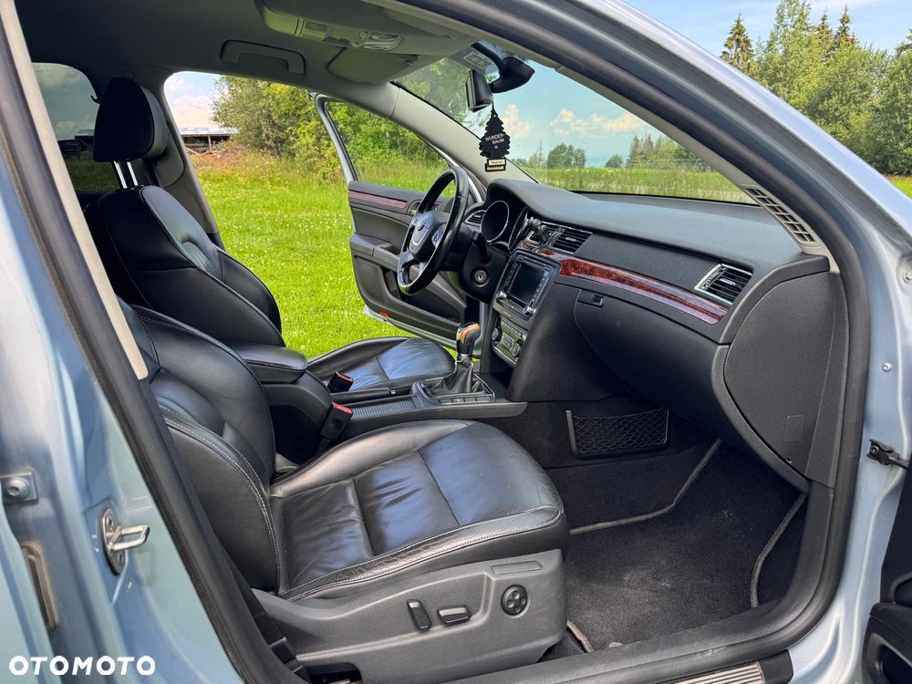 Skoda Superb 2.0 TDI 4x4 Elegance - 22