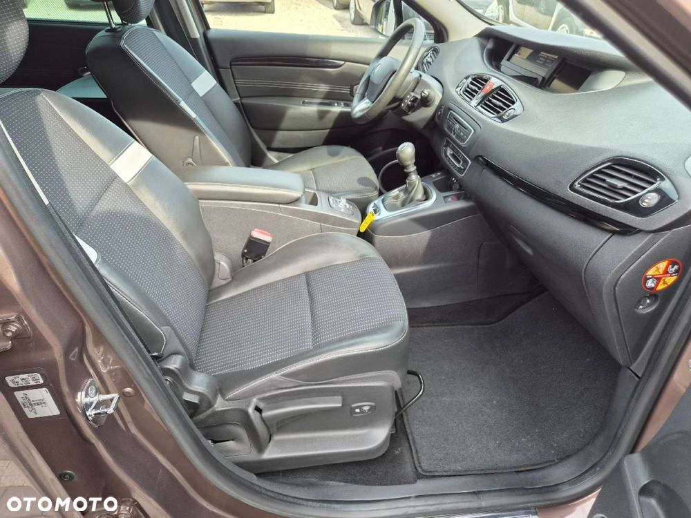 Renault Grand Scenic - 23