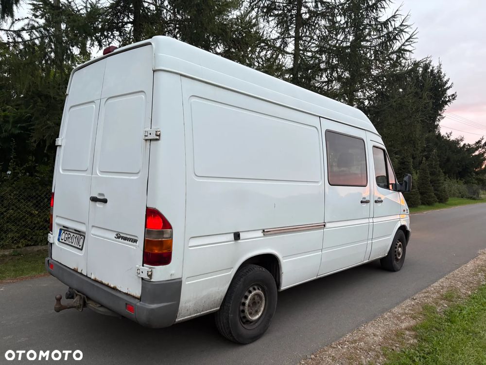 Mercedes-Benz Sprinter - 4