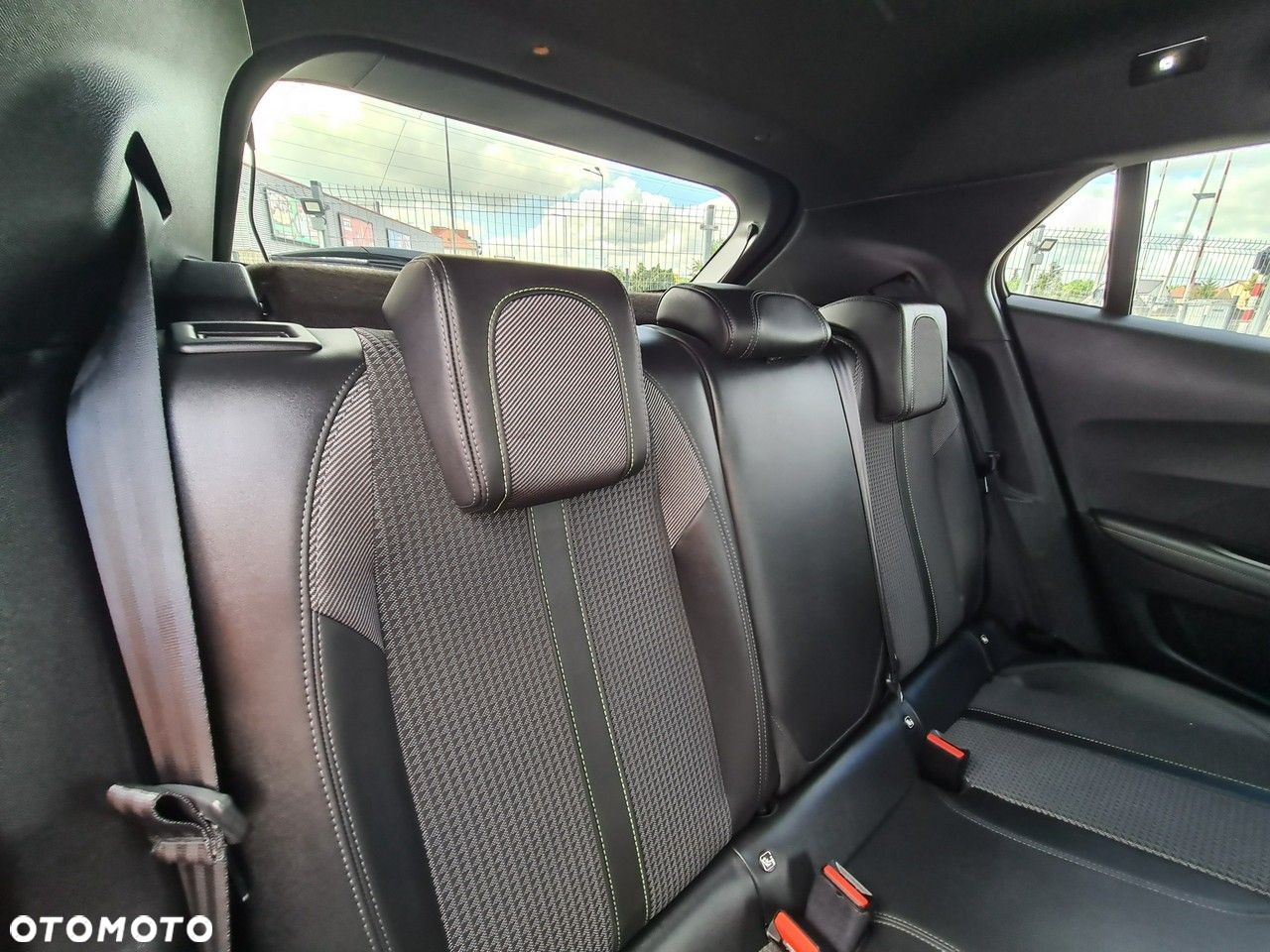Peugeot 2008 1.5 BlueHDi GT S&S EAT8 - 34