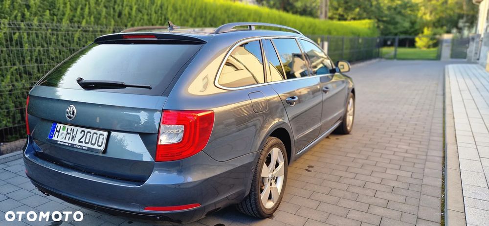 Skoda Superb 2.0 TDI DSG Exclusive - 4