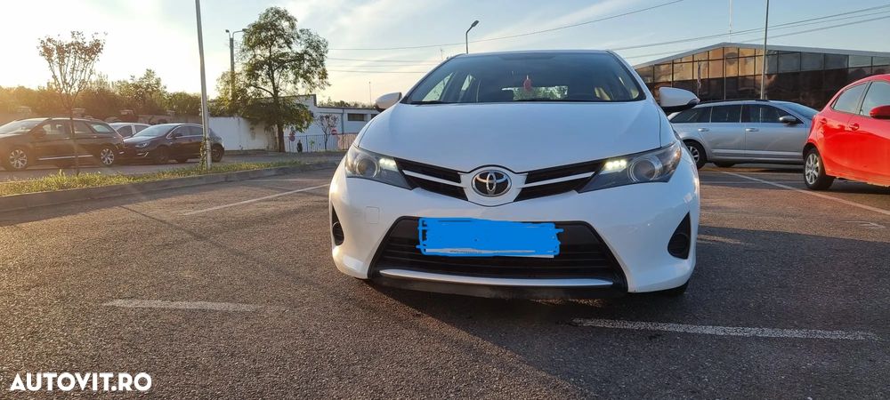Toyota Auris - 1