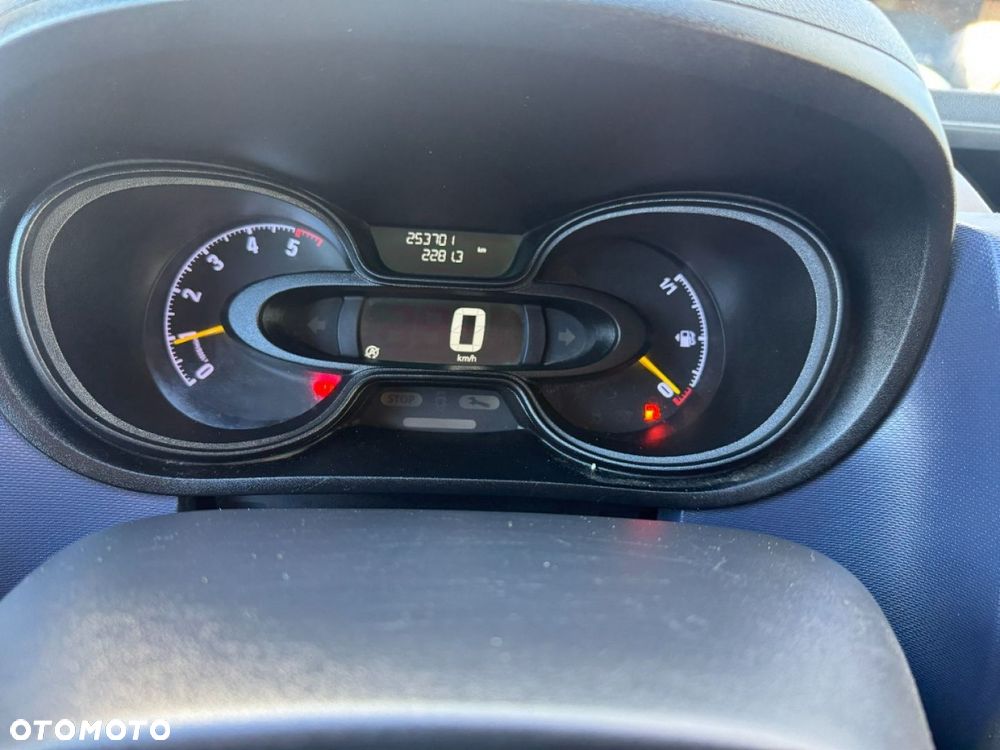 Opel Vivaro - 32